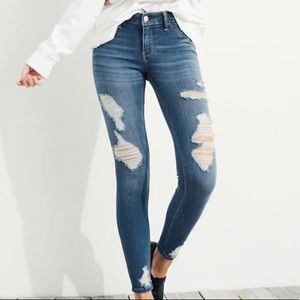 Hollister ripped jeggings, size 0